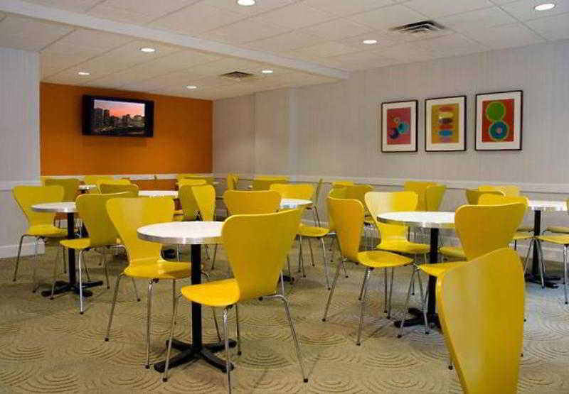 Fairfield Inn And Suites Chicago Downtown/ Magnificent Mile Restoran gambar